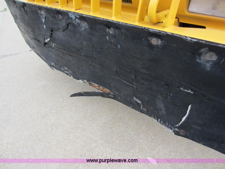 image for item D5624 1983 Ford F700 tow truck