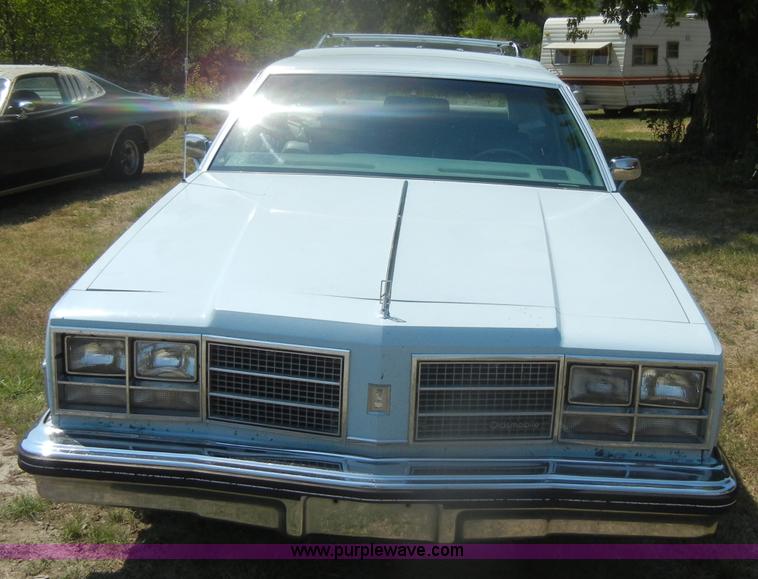 image for item D5629 1978 Oldsmobile Custom Cruiser station wagon