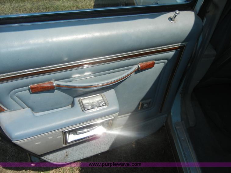 image for item D5629 1978 Oldsmobile Custom Cruiser station wagon