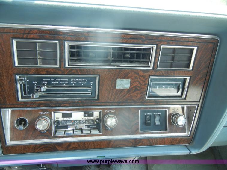 image for item D5629 1978 Oldsmobile Custom Cruiser station wagon