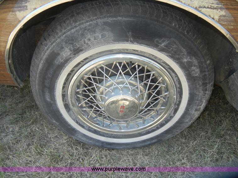 image for item D5629 1978 Oldsmobile Custom Cruiser station wagon