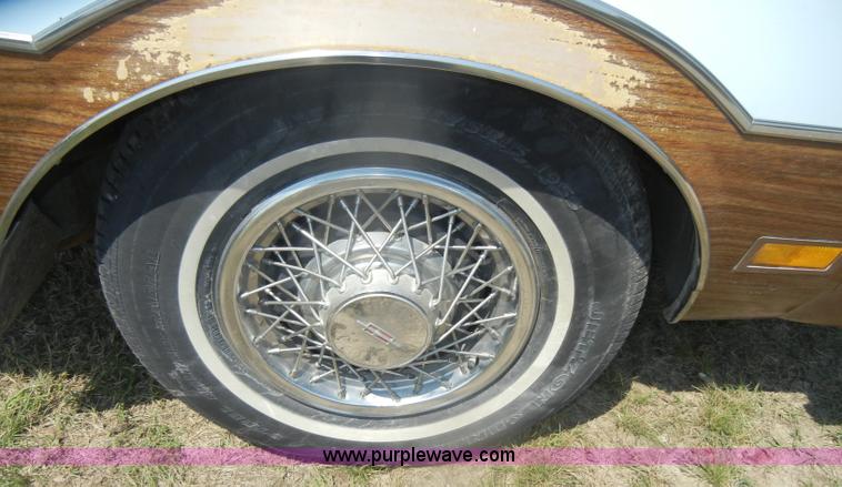 image for item D5629 1978 Oldsmobile Custom Cruiser station wagon