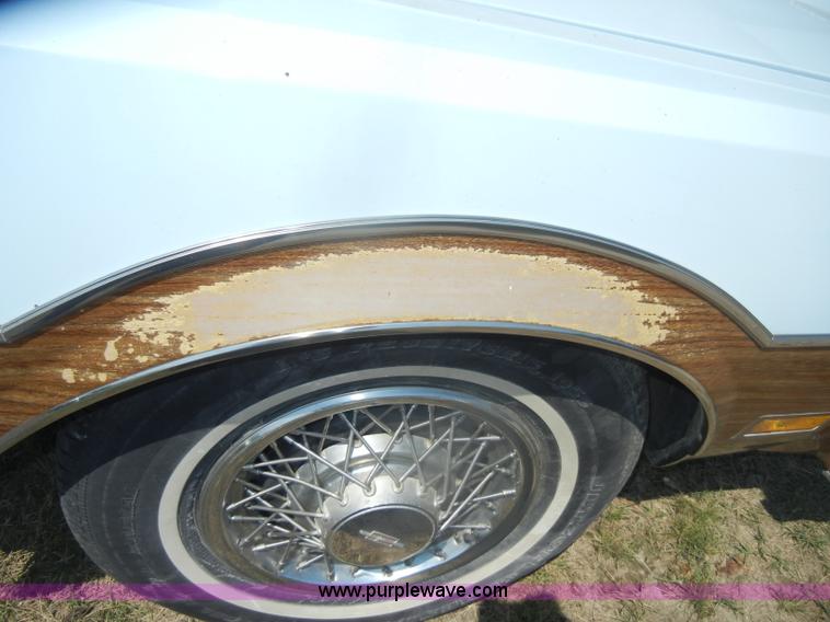 image for item D5629 1978 Oldsmobile Custom Cruiser station wagon