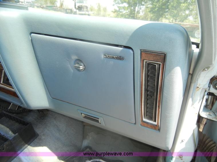 image for item D5629 1978 Oldsmobile Custom Cruiser station wagon