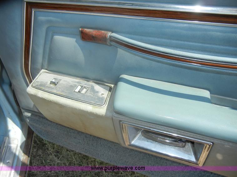 image for item D5629 1978 Oldsmobile Custom Cruiser station wagon