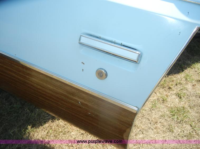 image for item D5629 1978 Oldsmobile Custom Cruiser station wagon