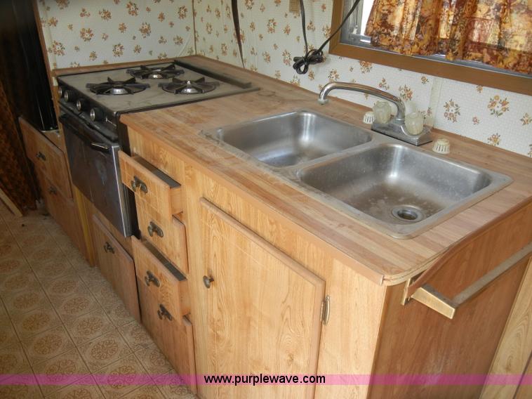 image for item D5630 1984 Fleetwood Resort 21' camper