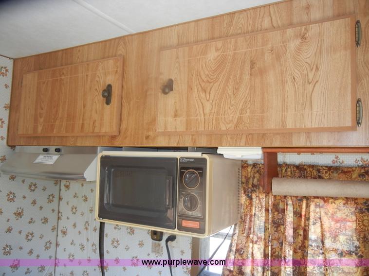 image for item D5630 1984 Fleetwood Resort 21' camper