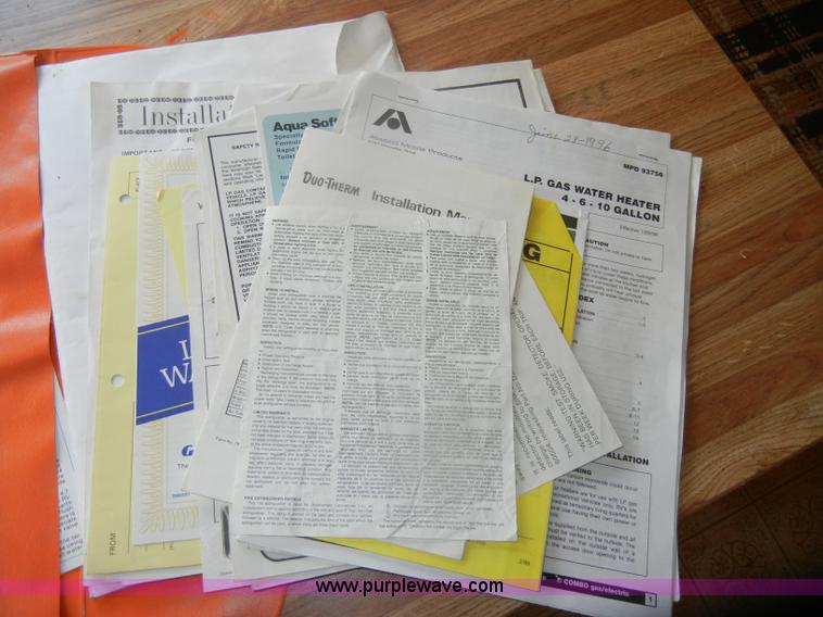 image for item D5630 1984 Fleetwood Resort 21' camper