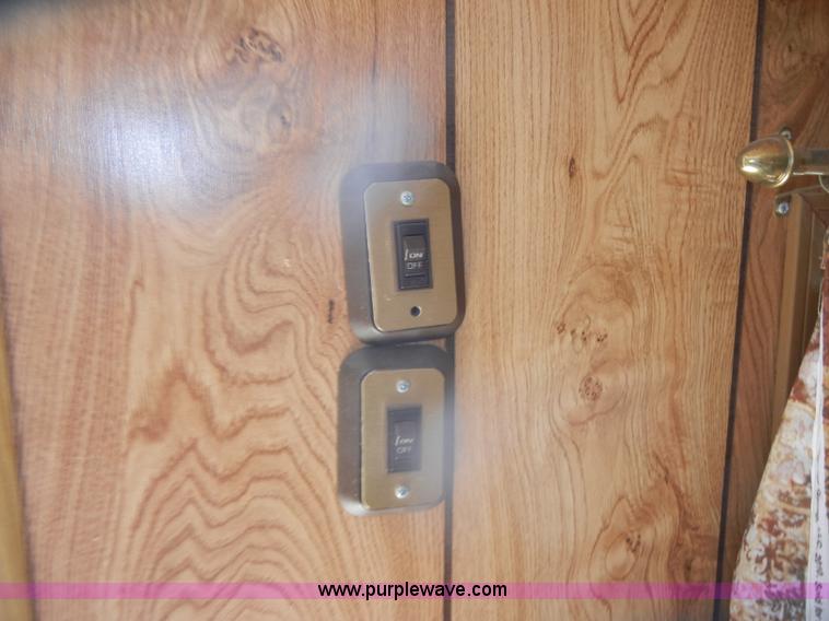 image for item D5630 1984 Fleetwood Resort 21' camper