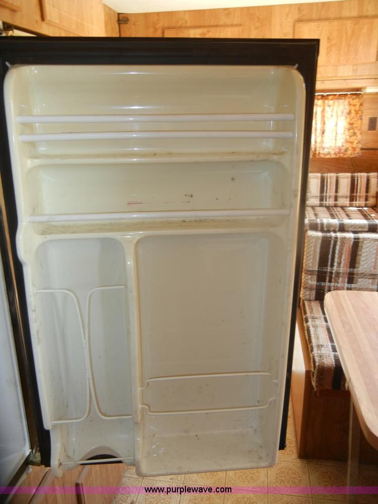 image for item D5630 1984 Fleetwood Resort 21' camper