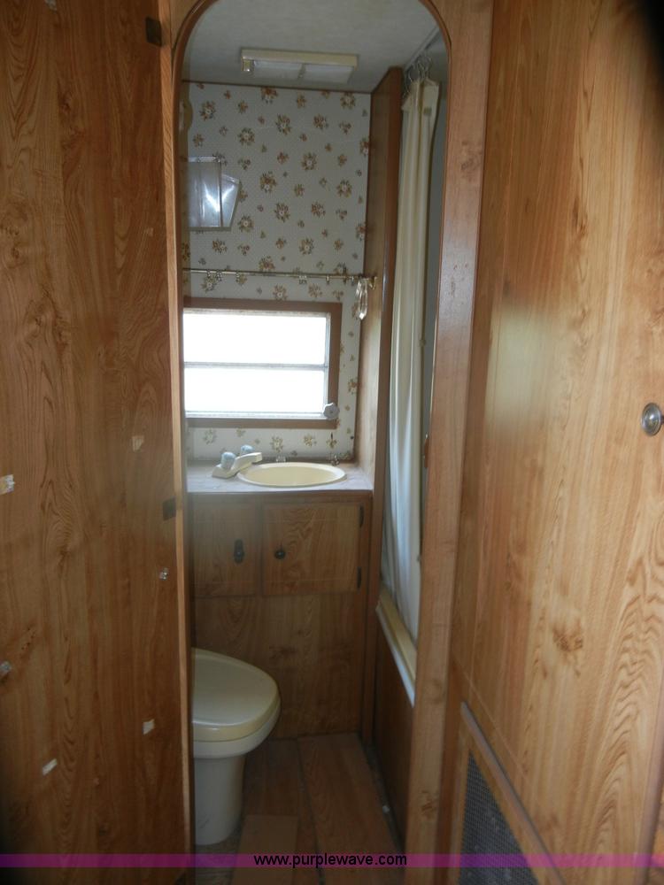 image for item D5630 1984 Fleetwood Resort 21' camper