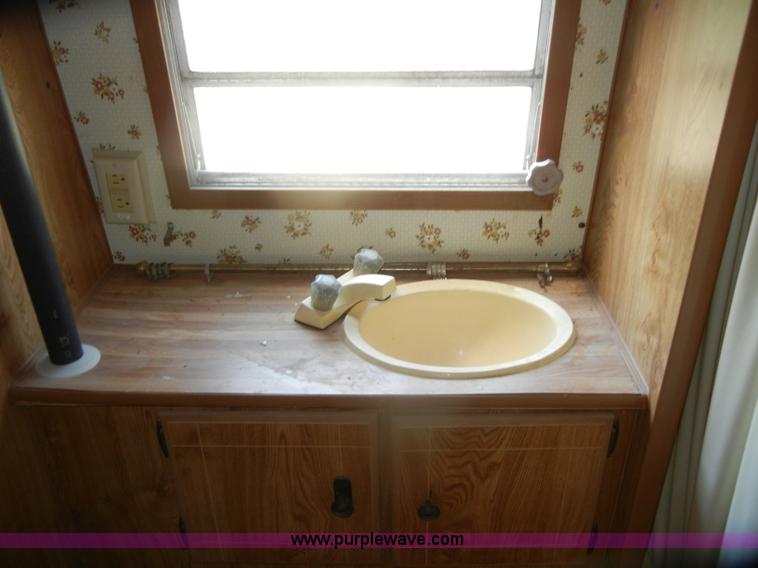 image for item D5630 1984 Fleetwood Resort 21' camper