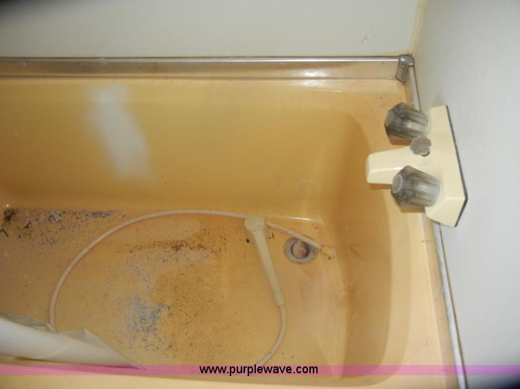 image for item D5630 1984 Fleetwood Resort 21' camper