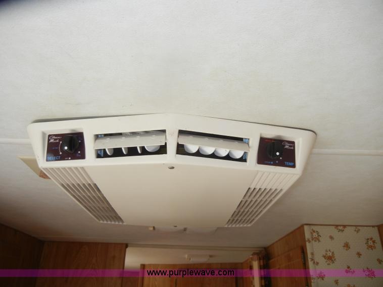 image for item D5630 1984 Fleetwood Resort 21' camper