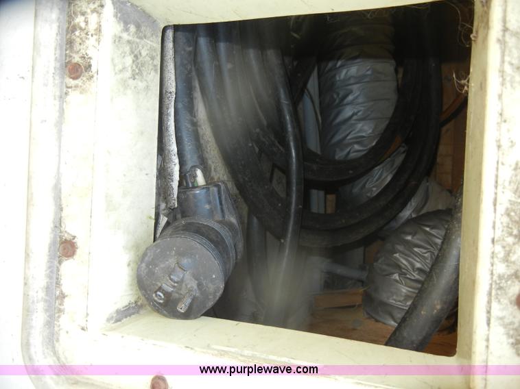 image for item D5630 1984 Fleetwood Resort 21' camper