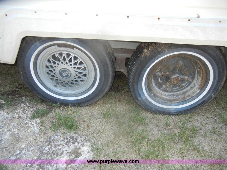 image for item D5630 1984 Fleetwood Resort 21' camper