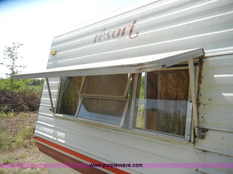 image for item D5630 1984 Fleetwood Resort 21' camper