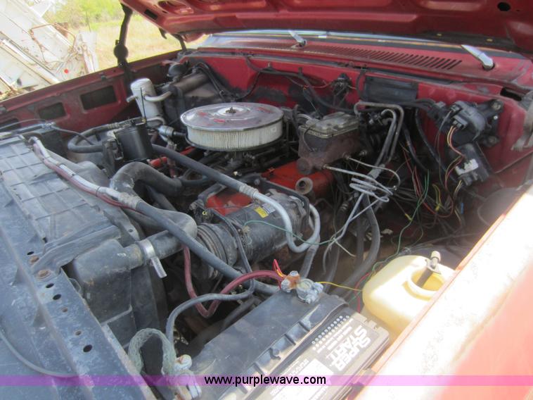 image for item D5631 1983 GMC C3500 pickup truck