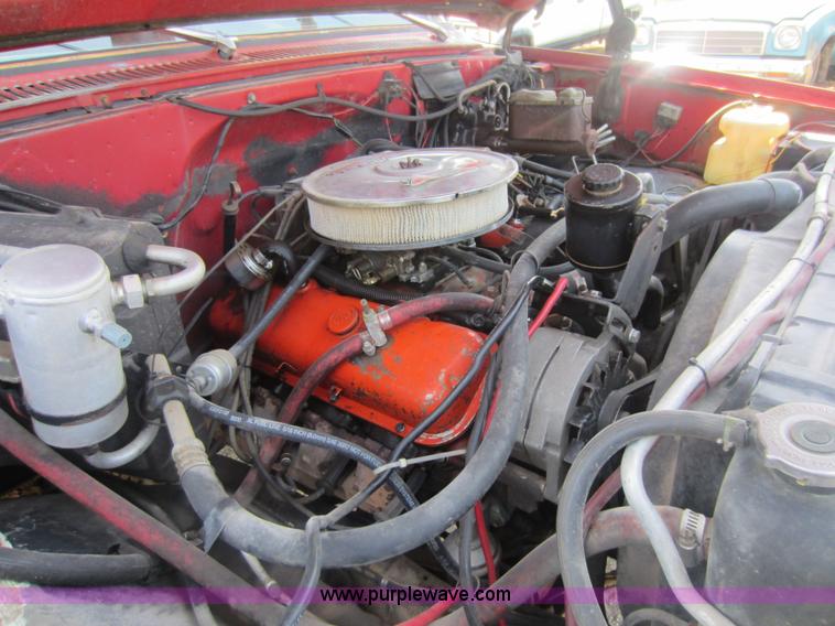 image for item D5631 1983 GMC C3500 pickup truck