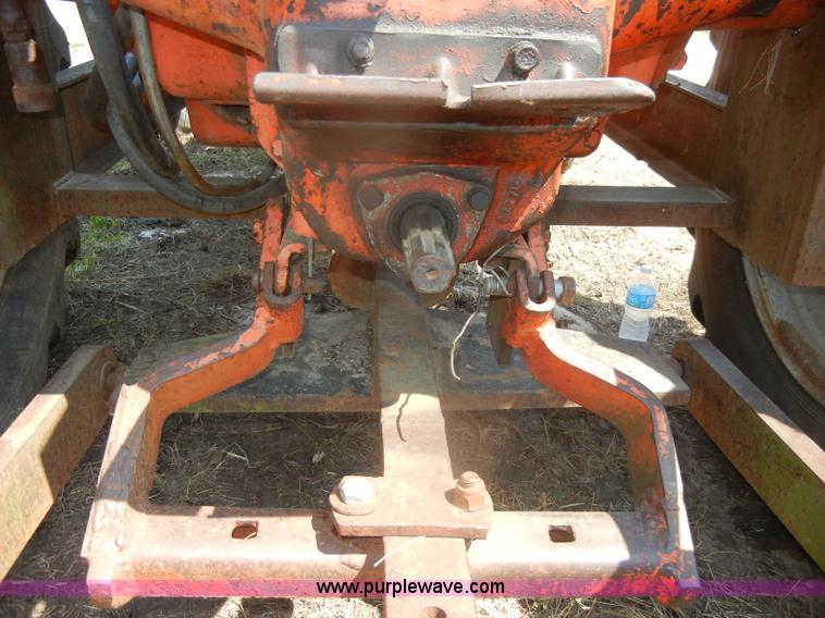 image for item D5633 Allis-Chalmers D17 tractor