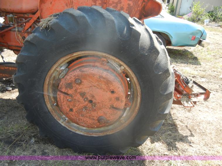image for item D5633 Allis-Chalmers D17 tractor