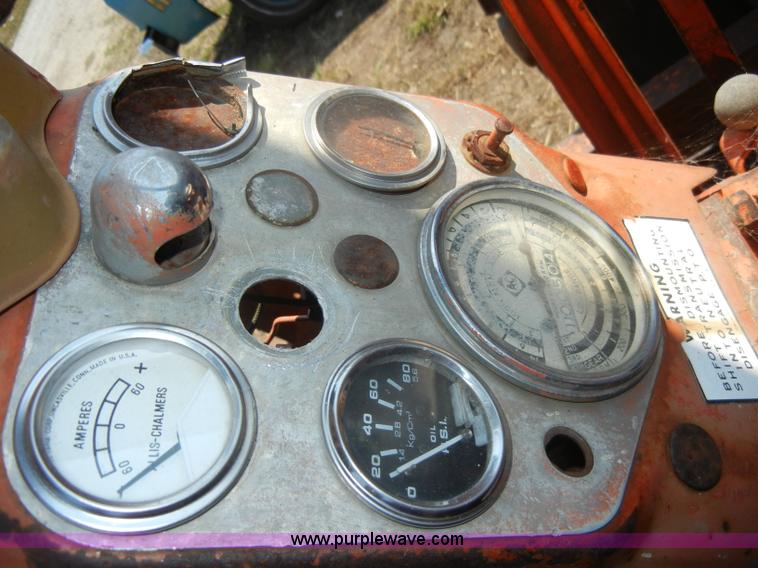 image for item D5633 Allis-Chalmers D17 tractor