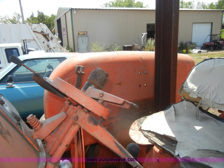 image for item D5633 Allis-Chalmers D17 tractor