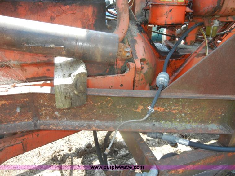 image for item D5633 Allis-Chalmers D17 tractor