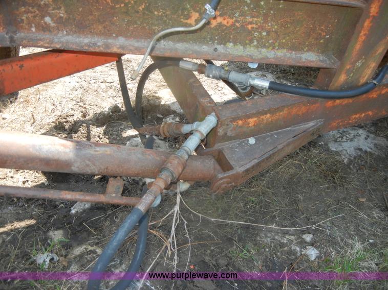 image for item D5633 Allis-Chalmers D17 tractor