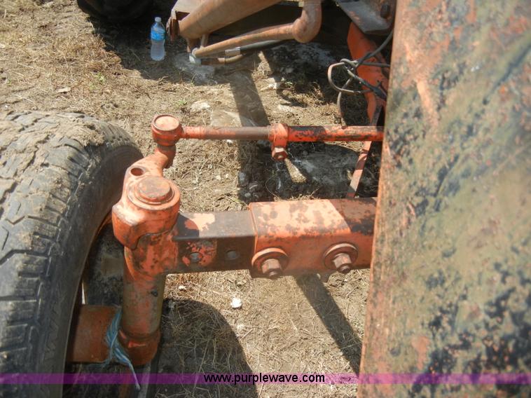 image for item D5633 Allis-Chalmers D17 tractor