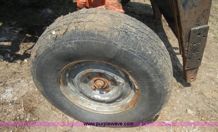 image for item D5633 Allis-Chalmers D17 tractor