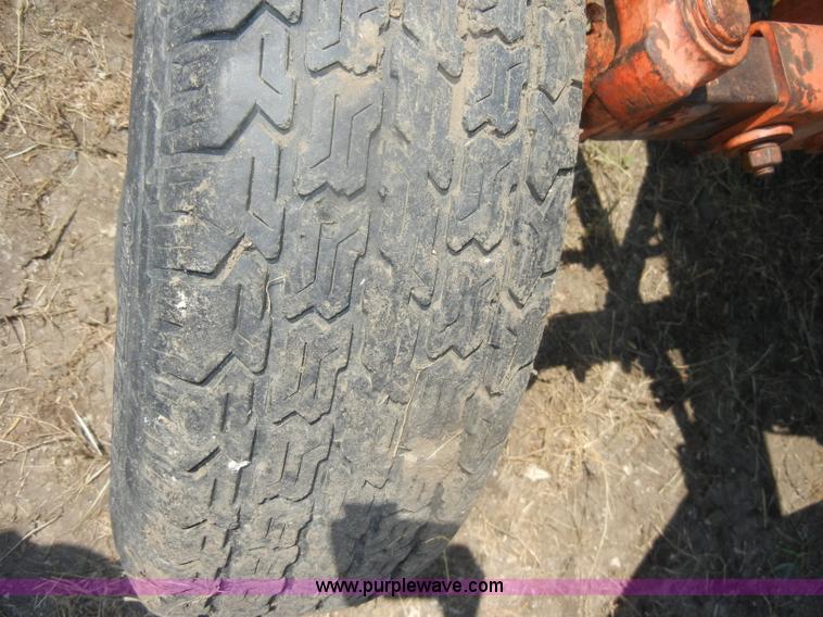 image for item D5633 Allis-Chalmers D17 tractor