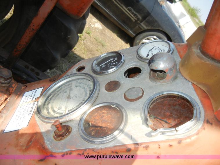 image for item D5633 Allis-Chalmers D17 tractor