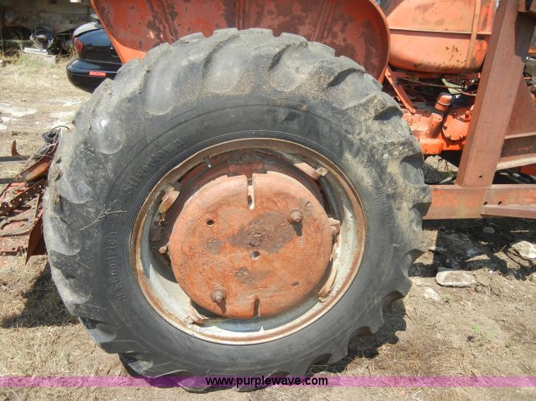 image for item D5633 Allis-Chalmers D17 tractor