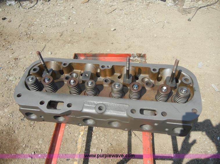 image for item D5633 Allis-Chalmers D17 tractor