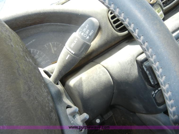 image for item D5634 1996 Pontiac Sunfire SE convertible