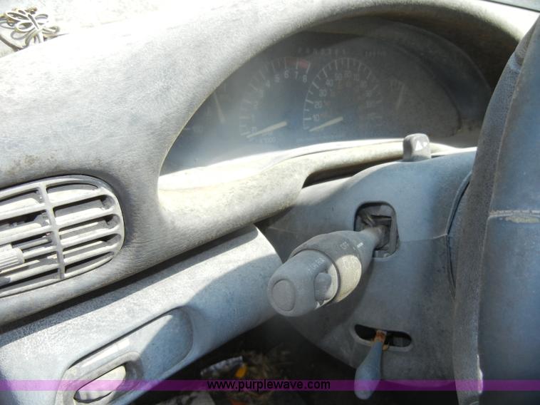 image for item D5634 1996 Pontiac Sunfire SE convertible