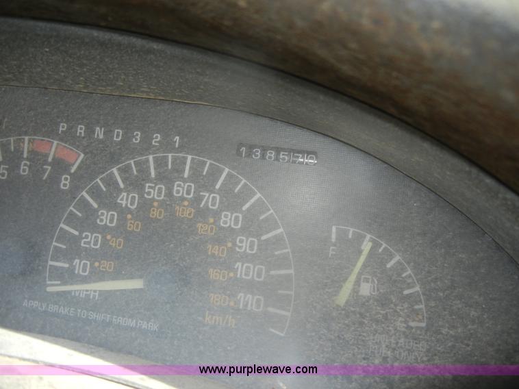 image for item D5634 1996 Pontiac Sunfire SE convertible