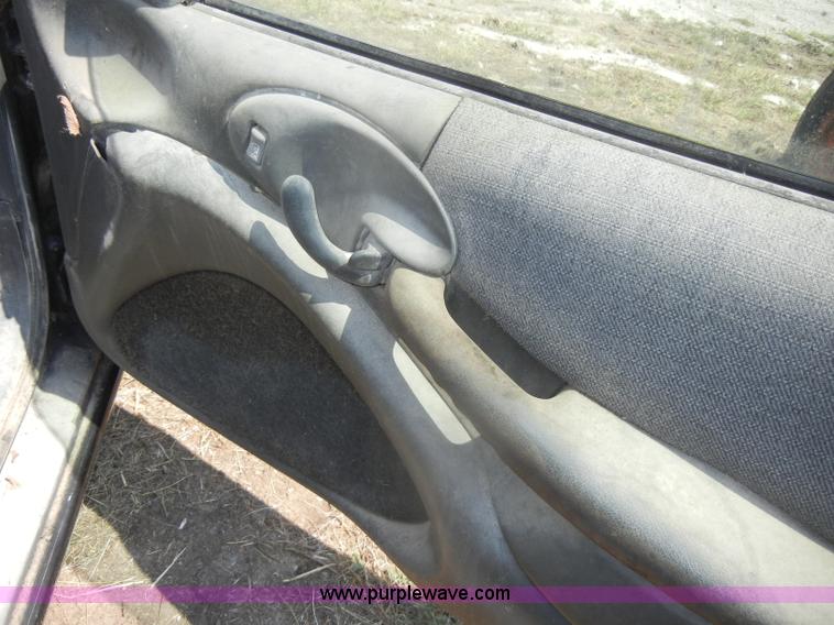 image for item D5634 1996 Pontiac Sunfire SE convertible