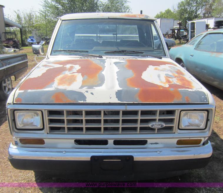 image for item D5636 1988 Ford Ranger XLT SuperCab pickup truck