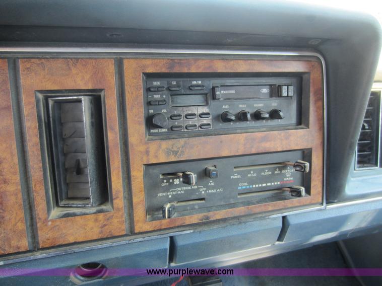 image for item D5636 1988 Ford Ranger XLT SuperCab pickup truck