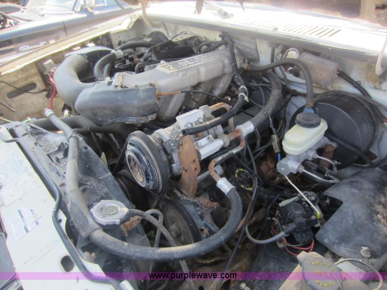 image for item D5636 1988 Ford Ranger XLT SuperCab pickup truck