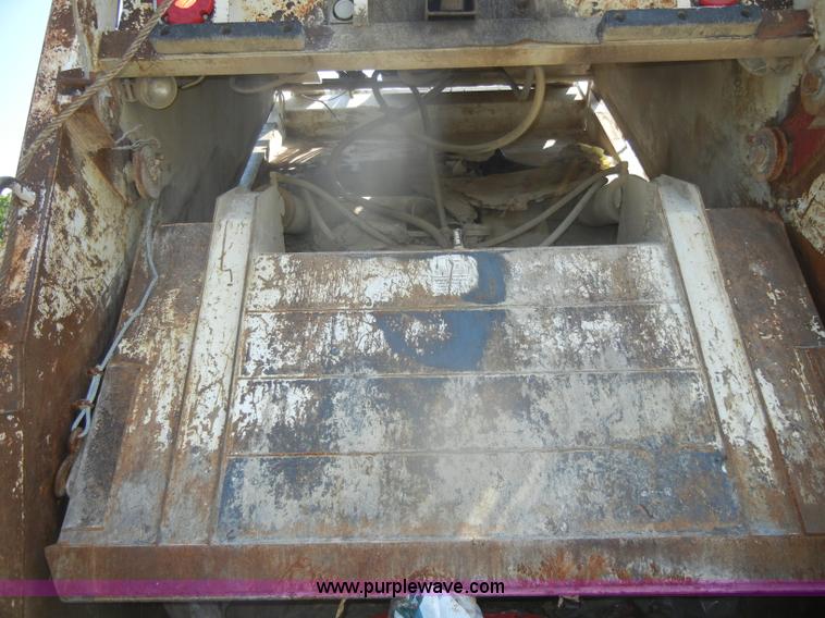 image for item D5638 1996 Loadmaster trash bed