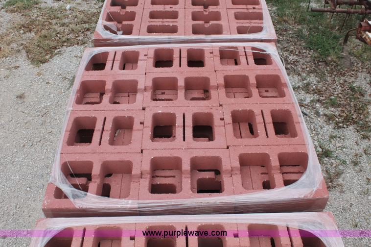 image for item E2070 (700) foundation wall blocks