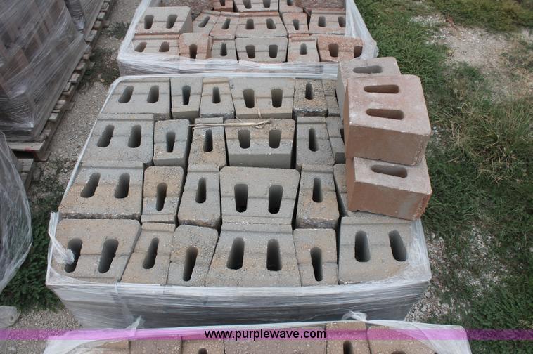 image for item E2072 (1076) pin-less retaining wall blocks