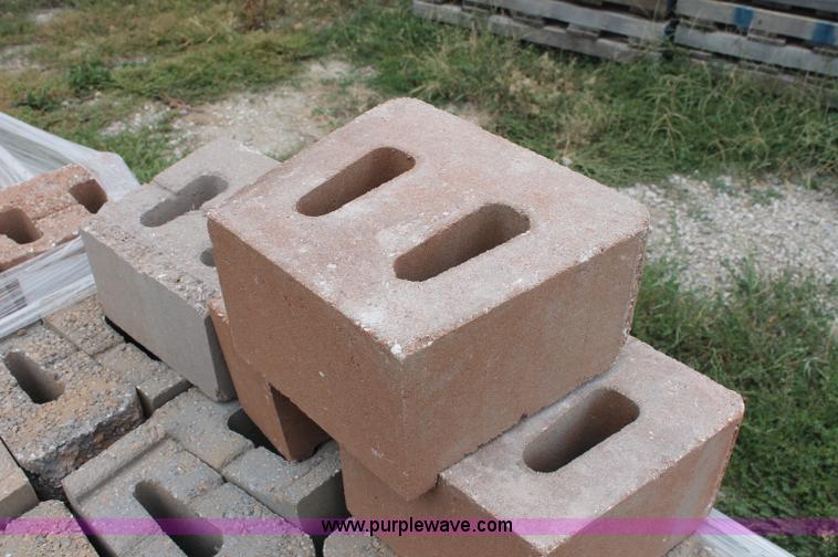 image for item E2072 (1076) pin-less retaining wall blocks