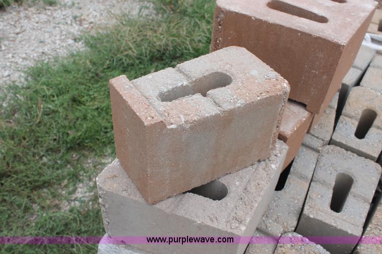 image for item E2072 (1076) pin-less retaining wall blocks