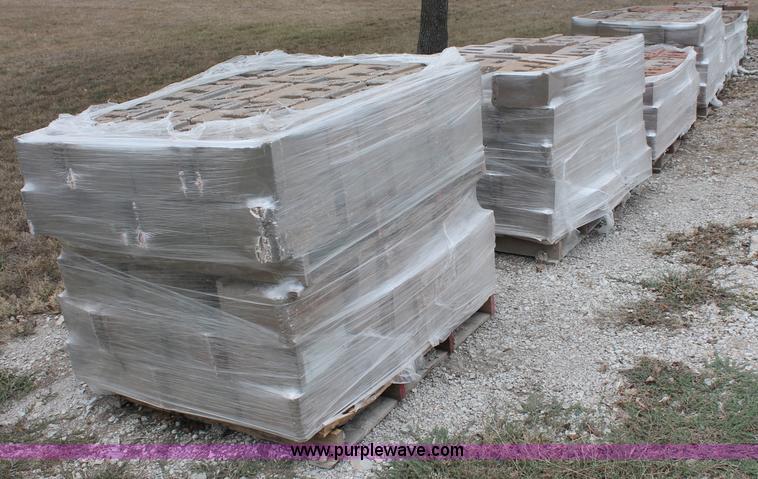 image for item E2072 (1076) pin-less retaining wall blocks