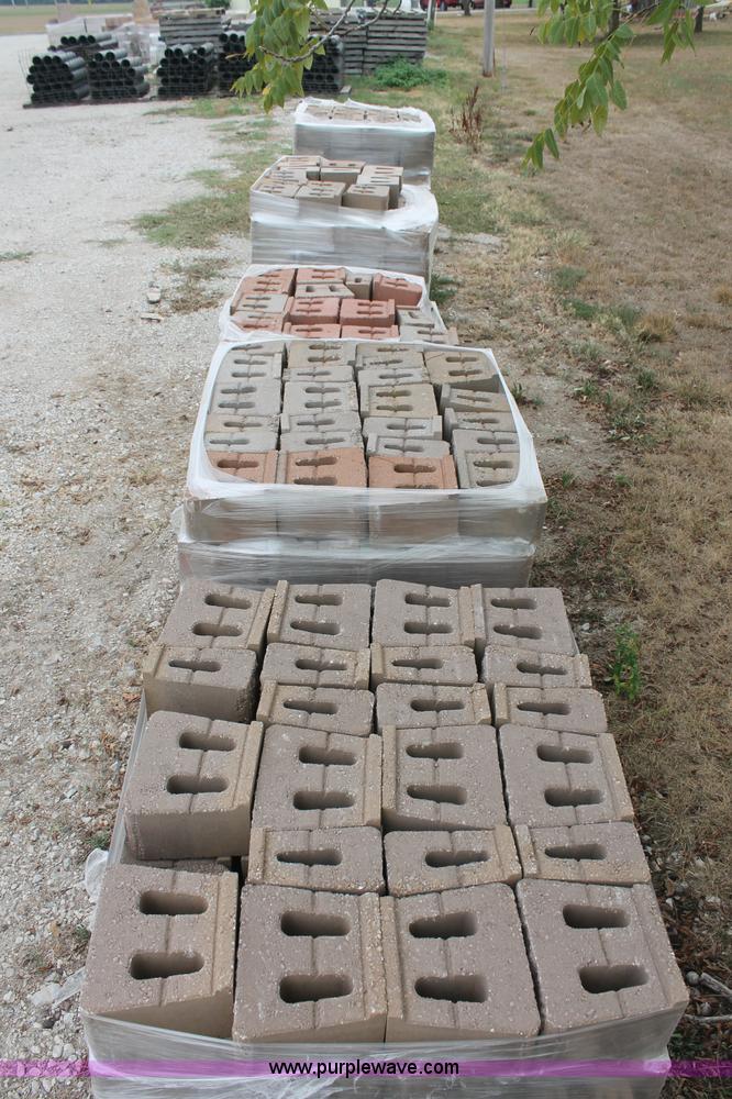 image for item E2072 (1076) pin-less retaining wall blocks